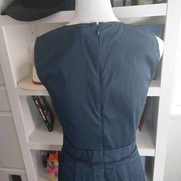 Theory Kaien Pleated Sleeveless Dress Navy Blue Fit and Flare size 6 - Picture 8 of 12
